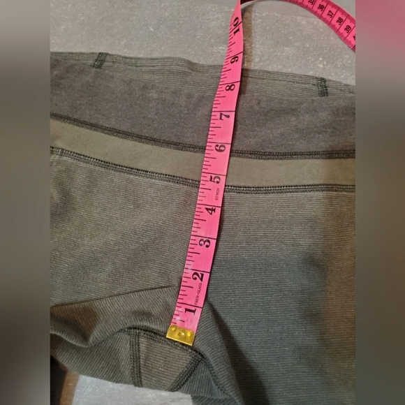 Lululemon Refine Crop. Capri. Small stripes. Olive green. Jogger style. Size 6. - Picture 15 of 16
